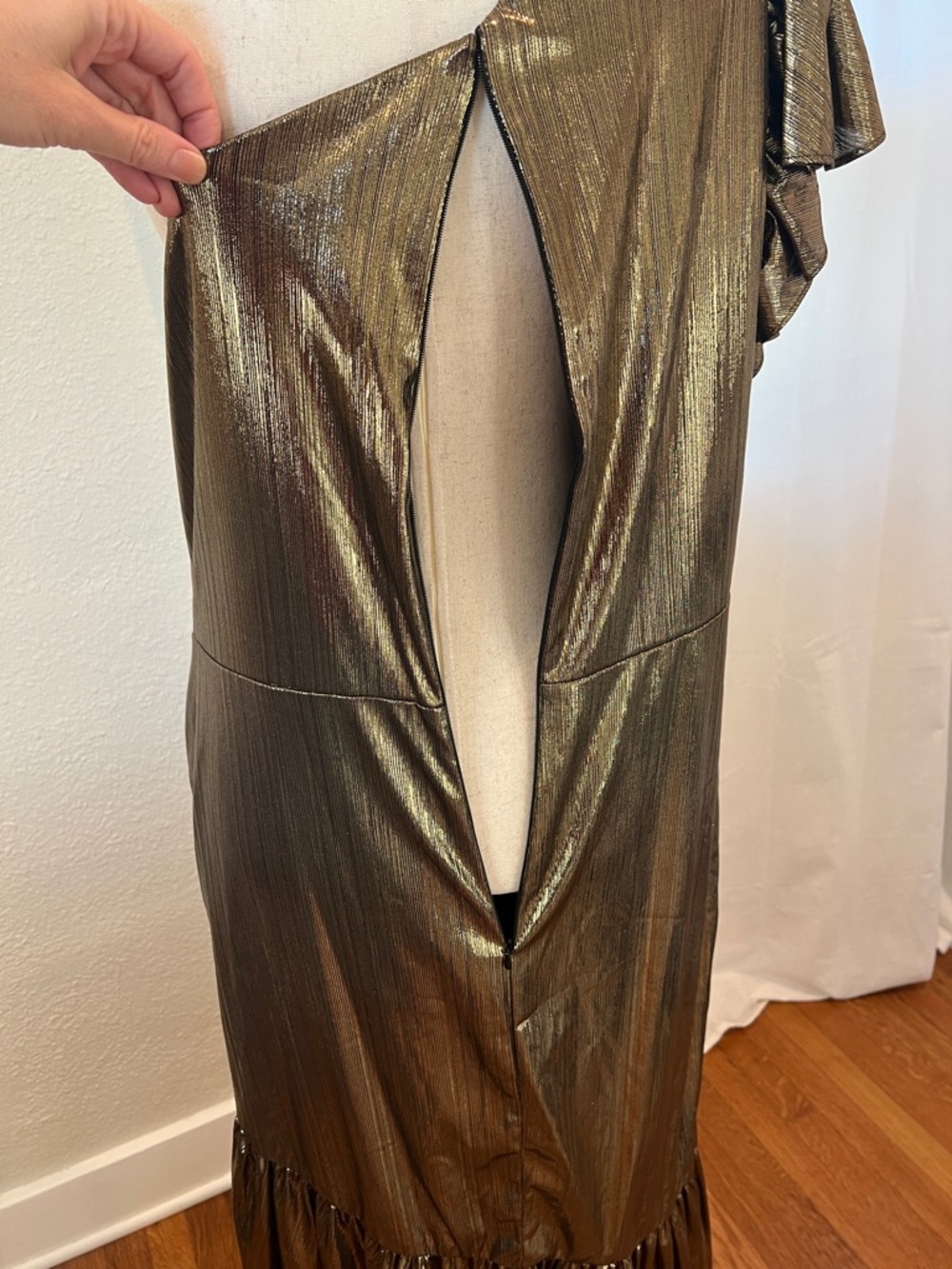 Mac Duggal 27075 Metallic Gold One-Shoulder Asymmetrical Dress. Sz L. NWT - Picture 11 of 16